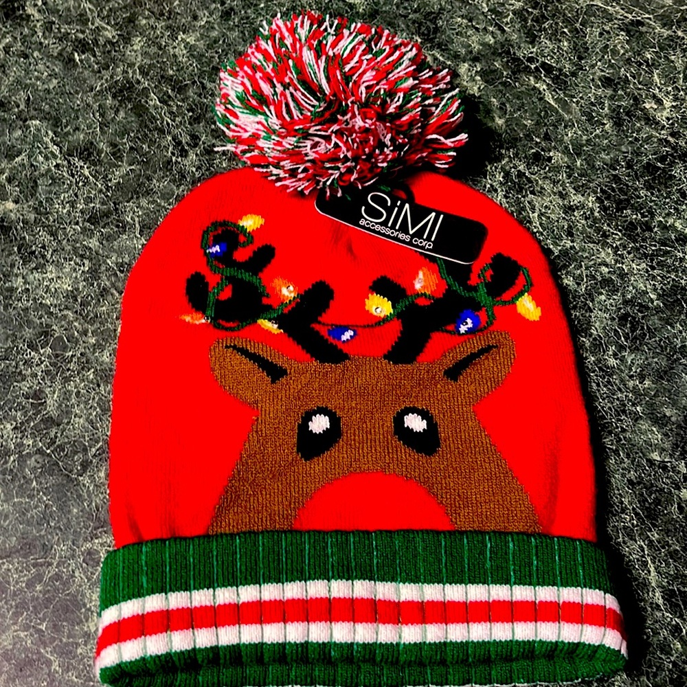 Christmas Reindeer flashing light toque new with tag